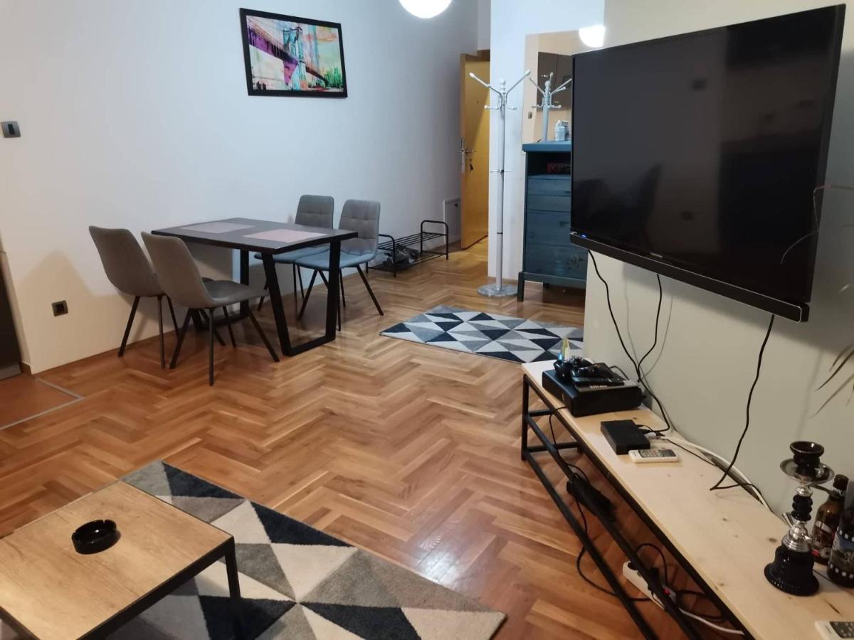 Apartment Luki Novi Sad Bagian luar foto